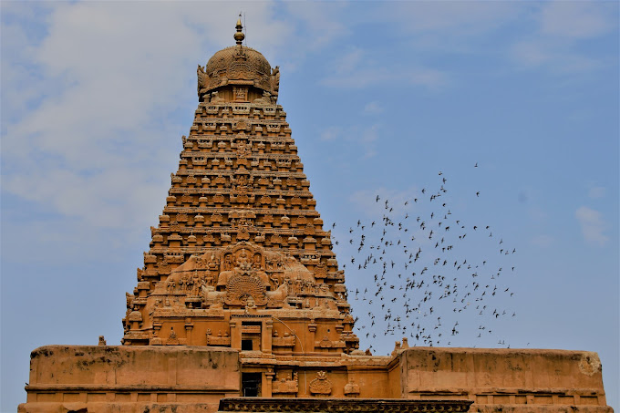  Brihadeeswarar Temple, Tamil Nadu